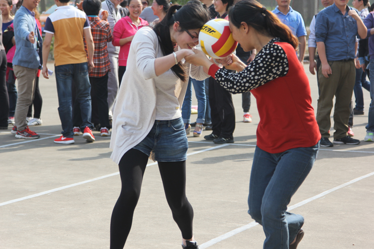 爱游戏aiyouxi(中国)员工积极参加院趣味运动会